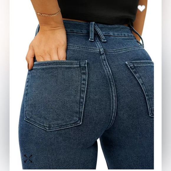 Good American
Good Waist Cropped Skinny Jeans in Blue798 - Picture 2 of 6